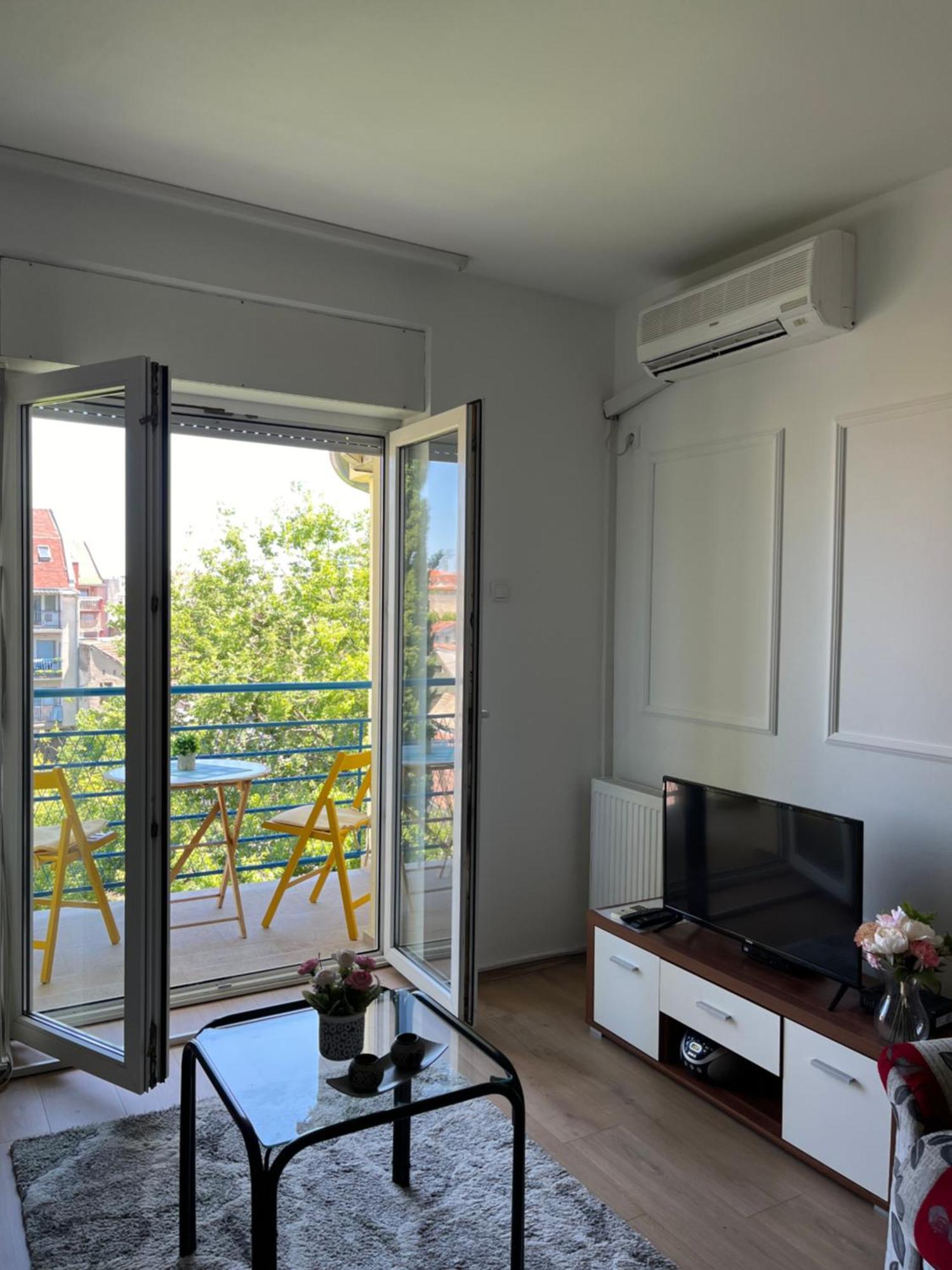 Apartment Vera With Free Garage Novi Sad Luaran gambar